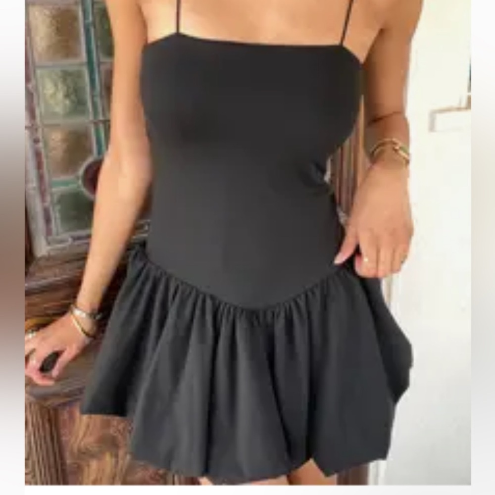 Nectar strappy sueded bubble dress in black, Junior sizing.